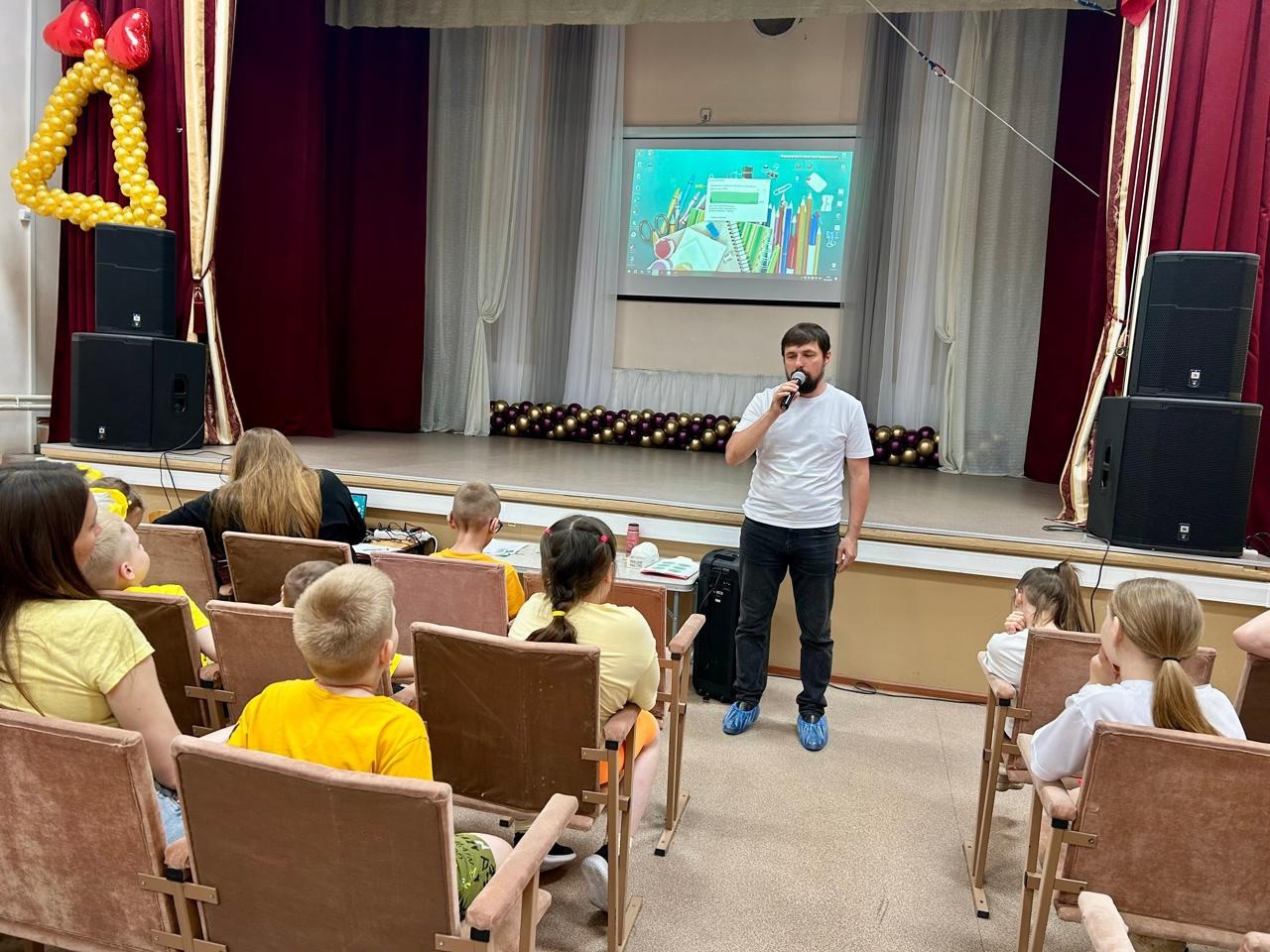 Яркий отдых в летнем школьном лагере &amp;quot;Зеленый остров&amp;quot;.